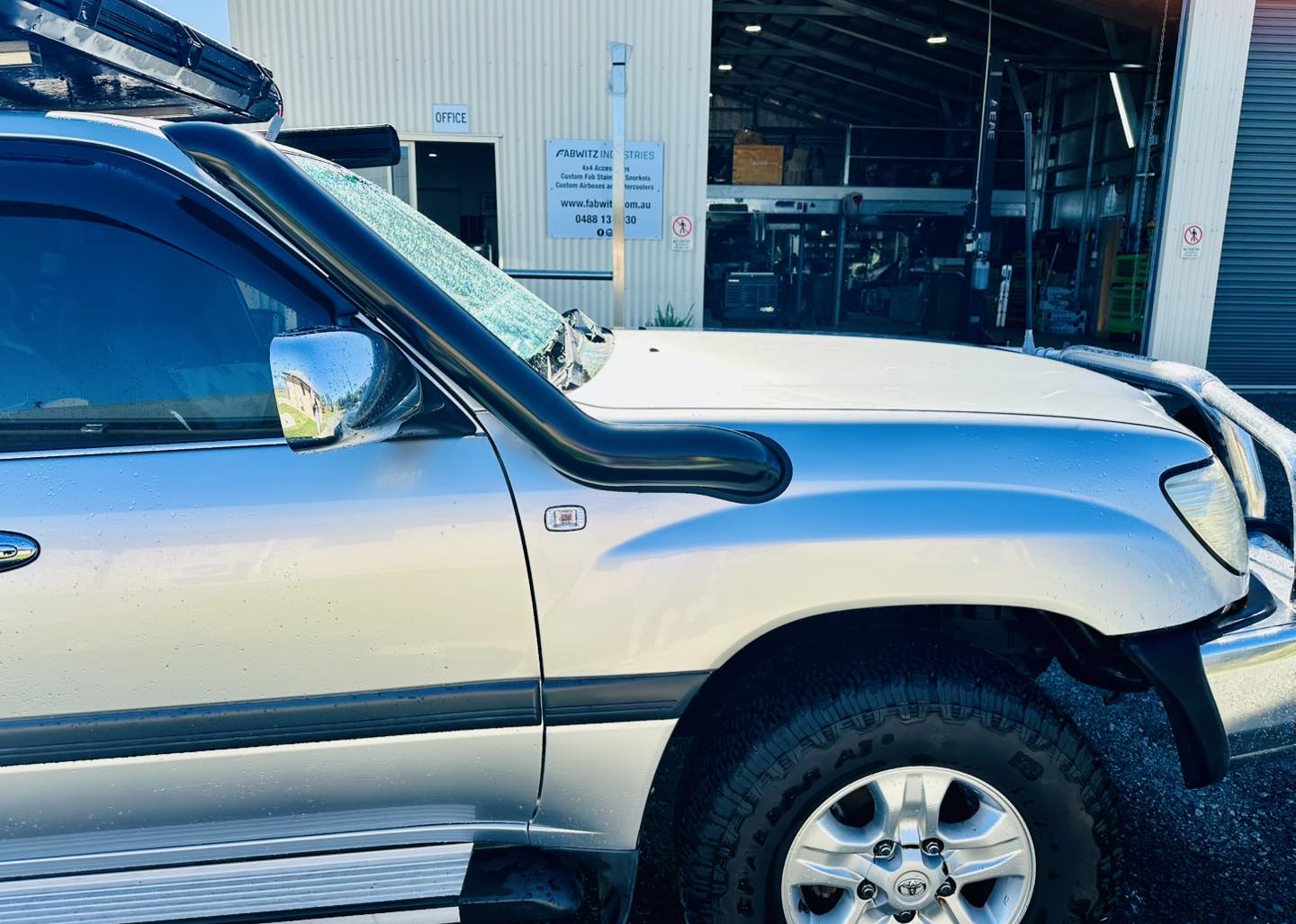 Toyota Landcruiser 100/105 Series 4" Rounded Guard Entry Snorkel