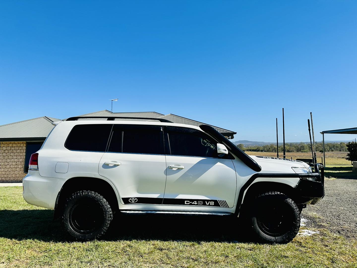 Toyota Landcruiser 200 Series 5" Short Entry Snorkel (2.0)