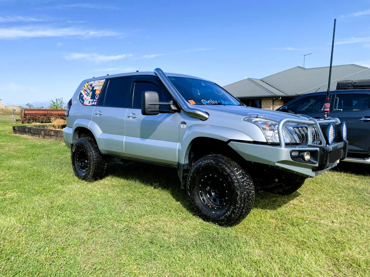 Toyota Prado 120 Series 4" Mid Entry Snorkel