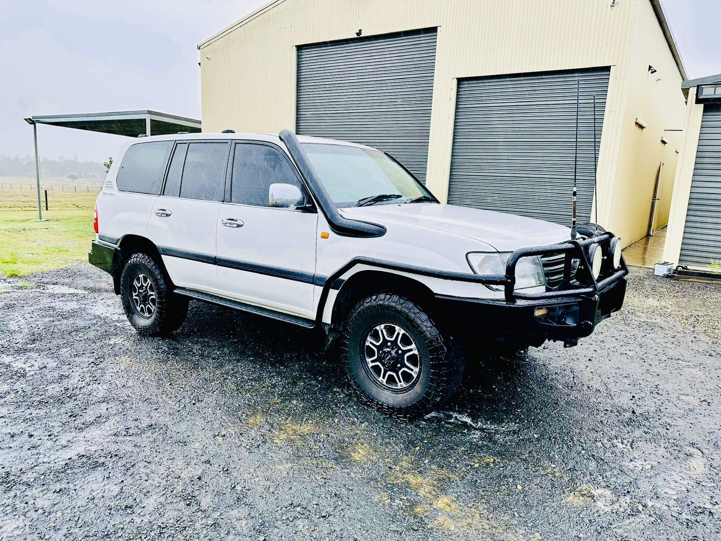 Toyota Landcruiser 100/105 Series 4" Tapered Guard Entry Snorkel