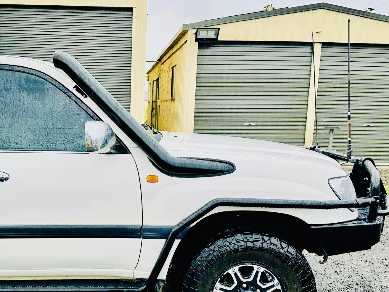 Toyota Landcruiser 100/105 Series 4" Tapered Guard Entry Snorkel