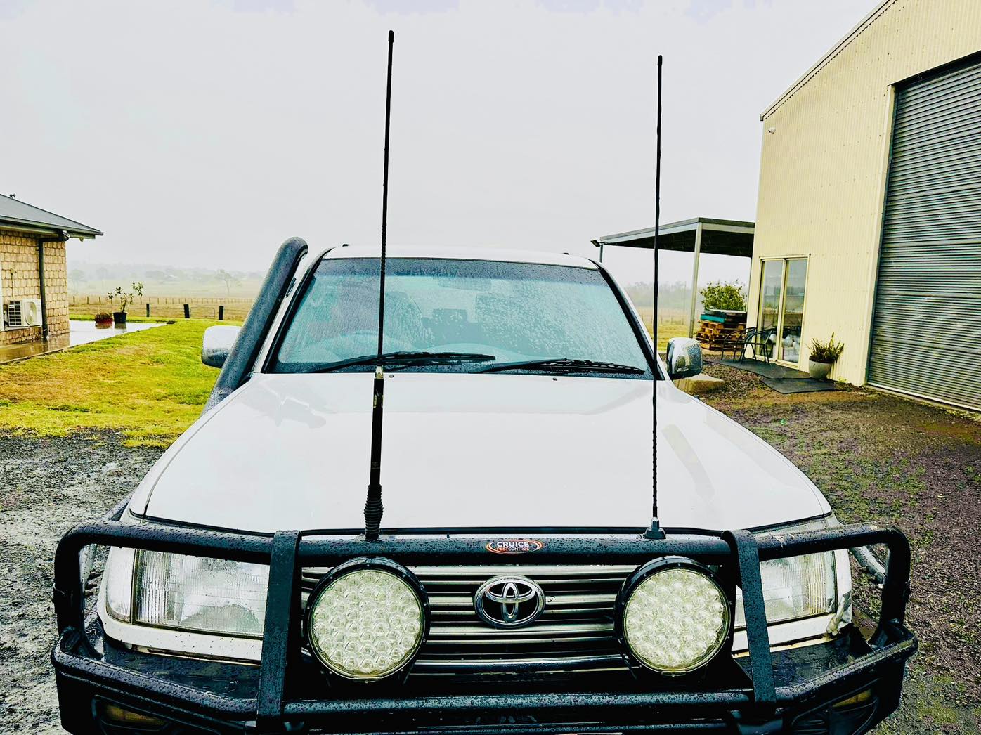 Toyota Landcruiser 100/105 Series 4" Tapered Guard Entry Snorkel