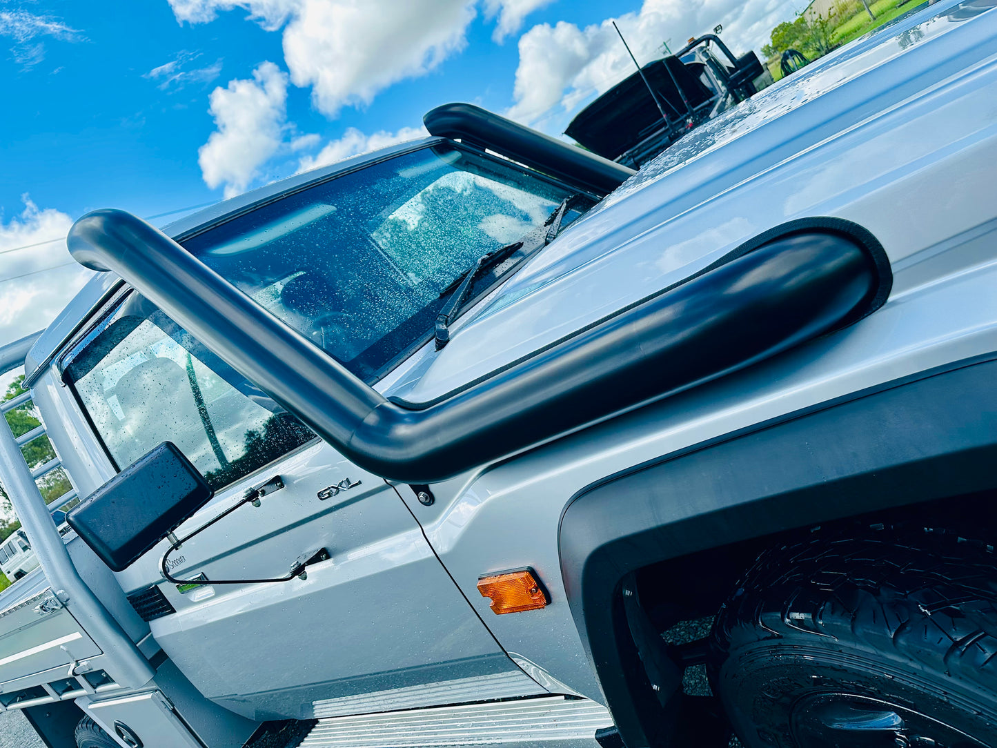 Toyota Landcruiser (2024 - current) - VDJ 70 Series - DUAL 5" Snorkels - Basic Weld Powder Coated