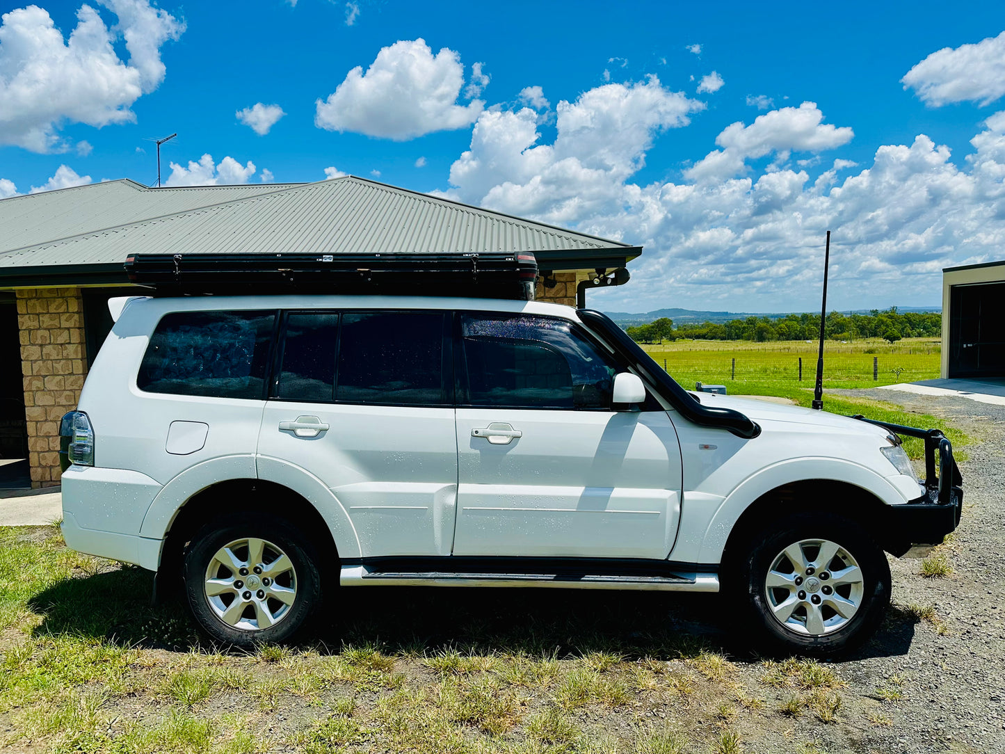 Mitsubishi Pajero - Snorkel + Clear Top Airbox Package