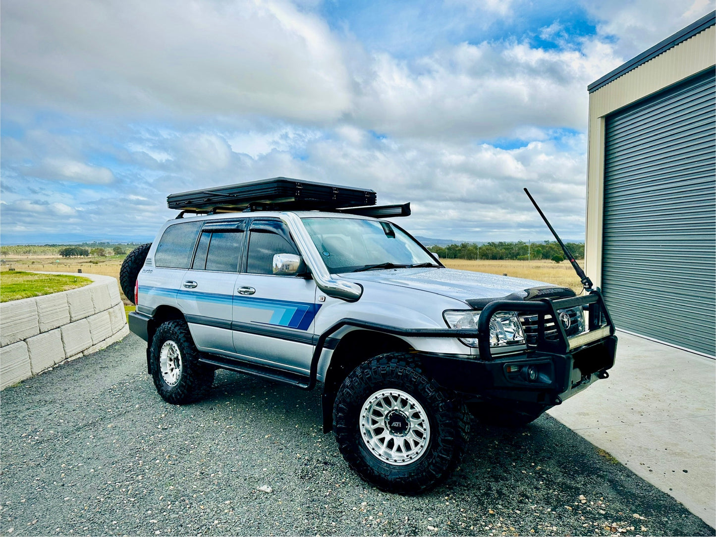 Toyota LandCruiser 100/105 Series 5" Mid Entry Snorkel