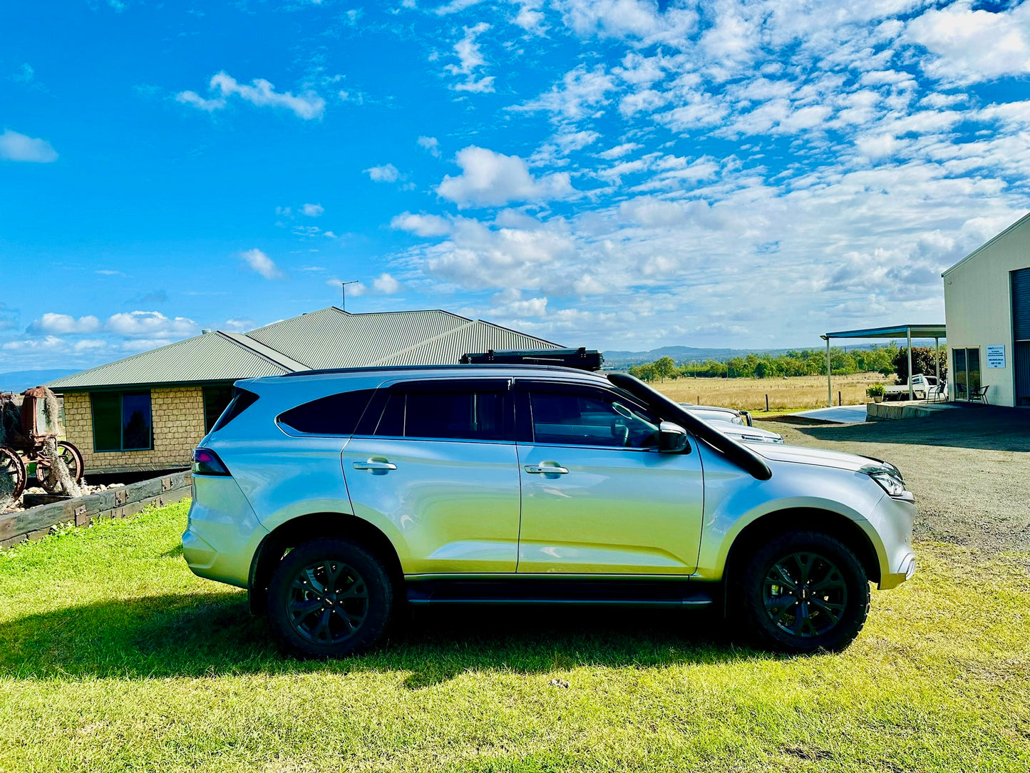 Isuzu Dmax/Mux (2021-current) - Short Entry Snorkel & Clear Top Airbox Package