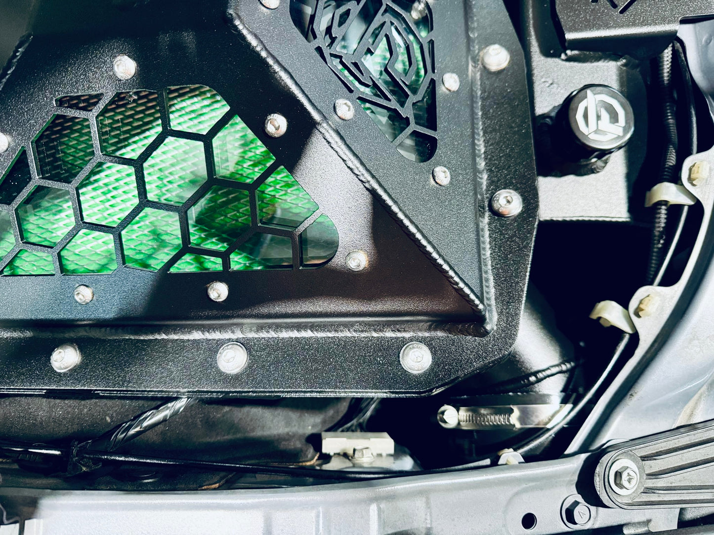 Mitsubishi Pajero - Clear Top (Panel) Airbox