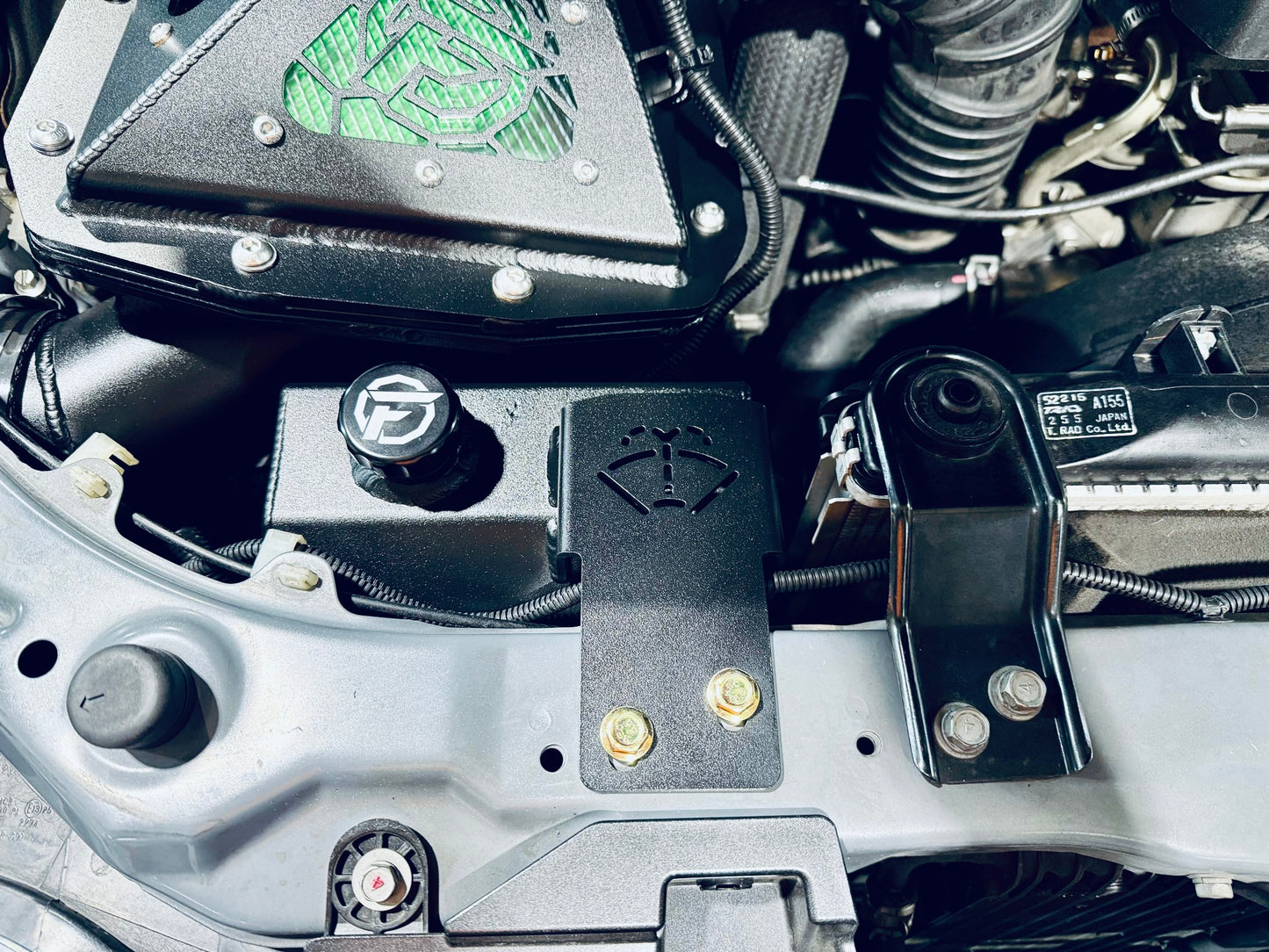 Mitsubishi Pajero - Snorkel + Clear Top Airbox Package