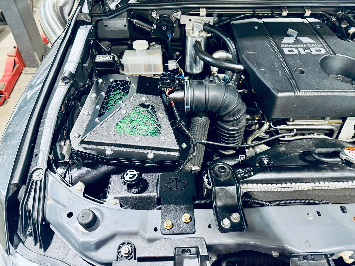 Mitsubishi Pajero - Snorkel + Clear Top Airbox Package