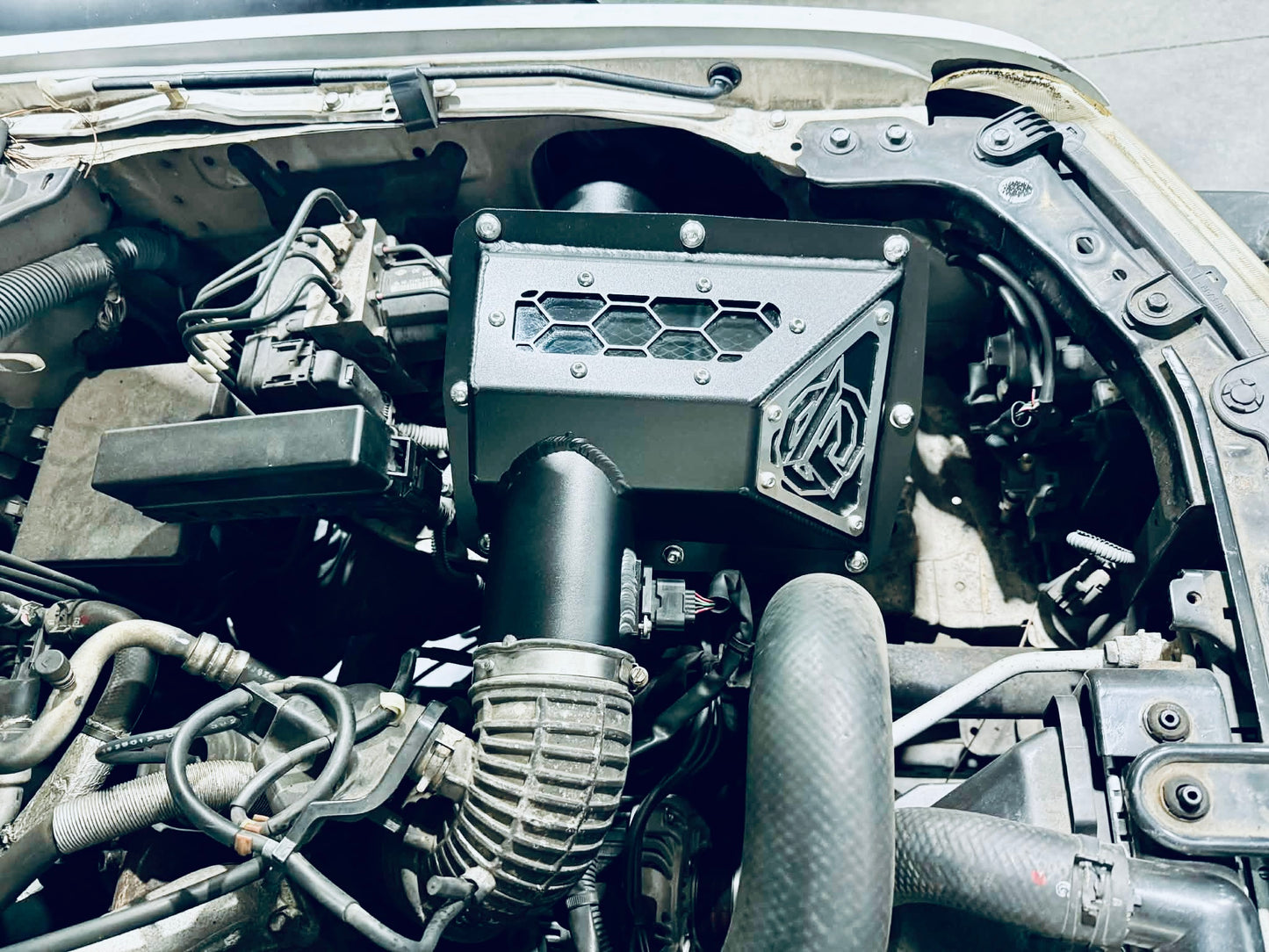 Nissan Navara D40 Thai Build - Panel Airbox