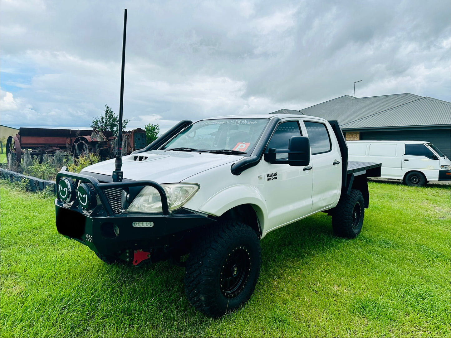 Toyota Hilux N70 - (2005 - 2014) - Mid Entry DUAL Snorkels - Basic Welded Powder Coated