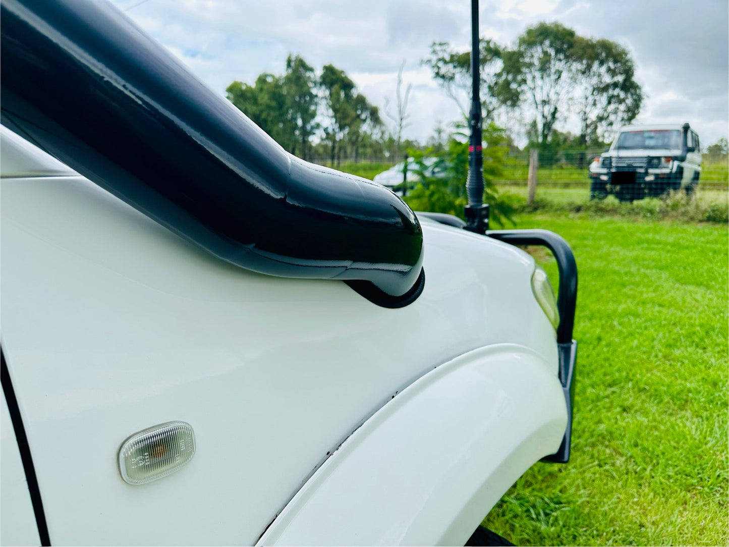 Toyota Hilux N70 - (2005 - 2014) - Mid Entry DUAL Snorkels - Basic Welded Powder Coated