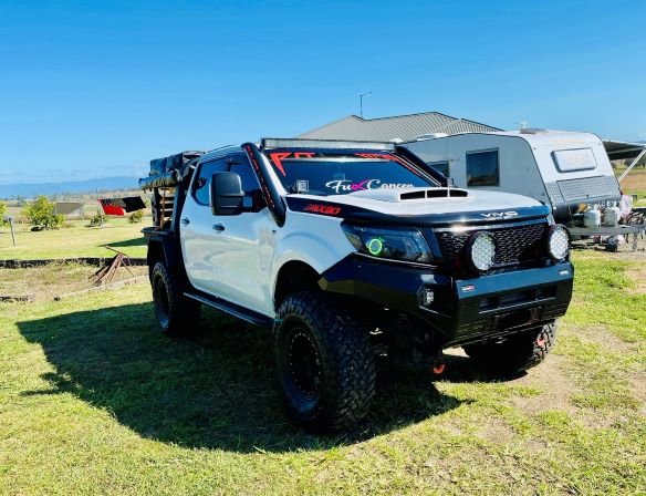 Nissan Navara (D23) NP300 4" DUAL Short Entry Snorkels