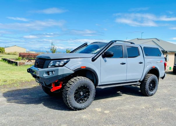 Nissan Navara (D23) NP300 4" DUAL Short Entry Snorkels
