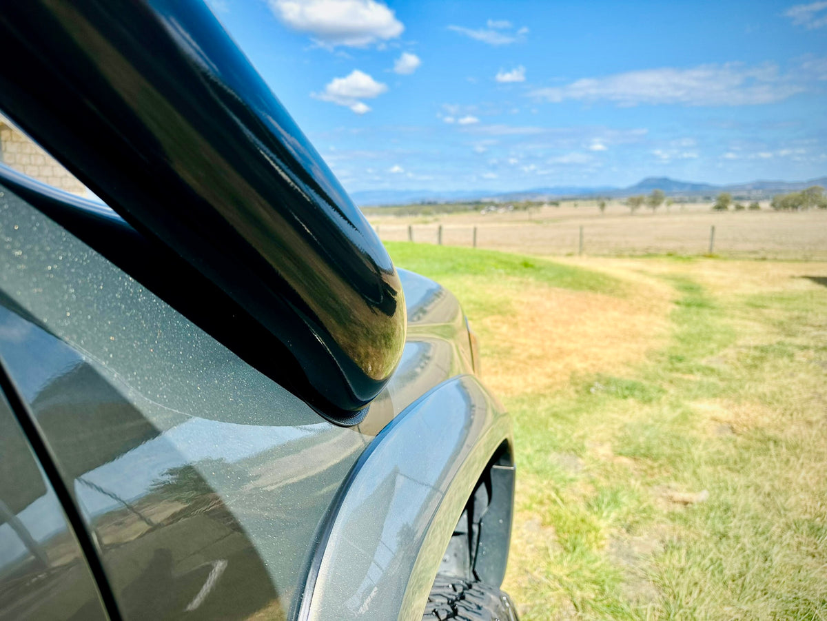 Isuzu Dmax (2008 - 2011) - Short Entry Snorkel - Seamless Powder Coated