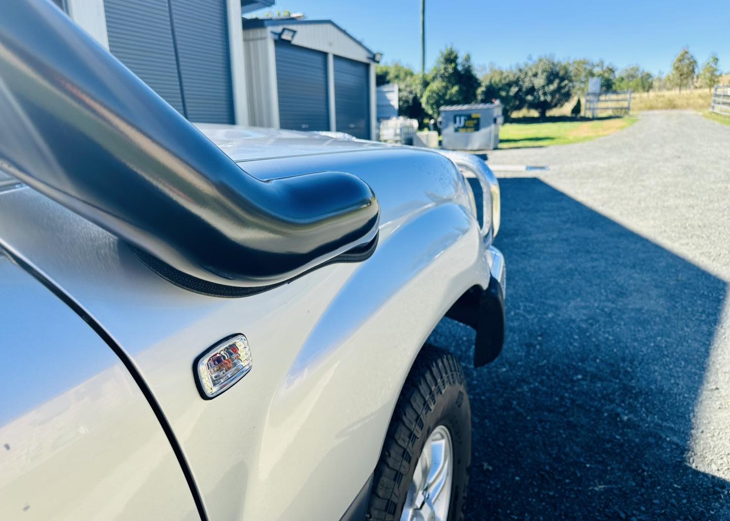 Toyota Landcruiser 100/105 Series - Rounded Guard Entry Snorkel & Clear Top Airbox Package