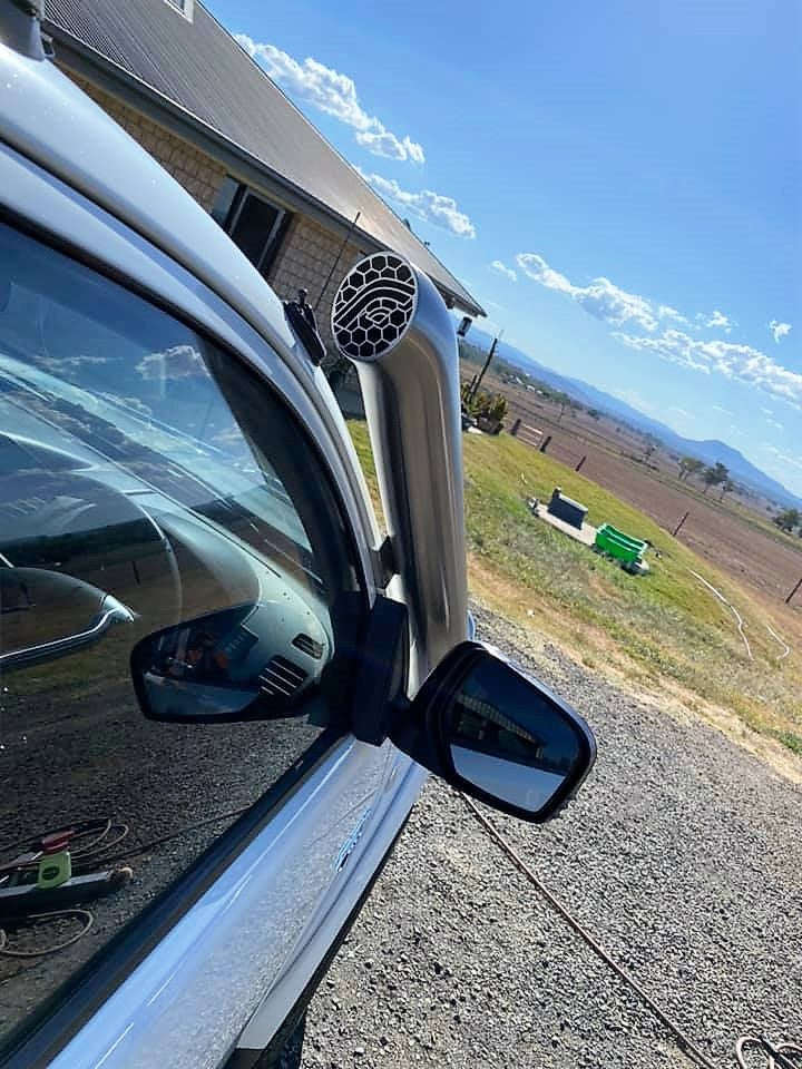 Mitsubishi Triton MN/ML - Mid Entry DUAL Snorkels - Seamless Polished