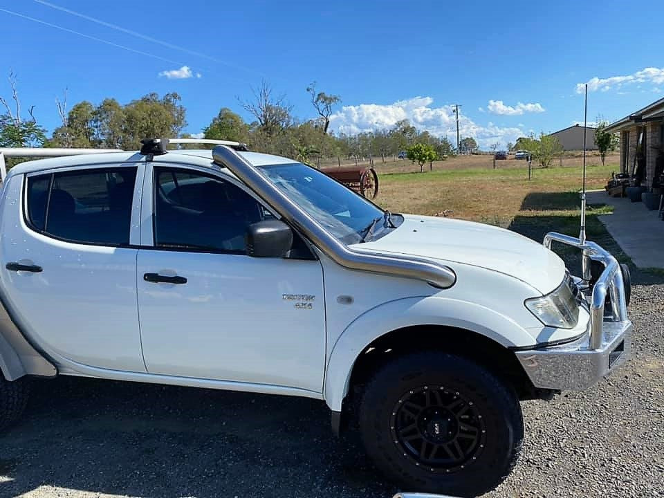 Mitsubishi Triton MN/ML - Mid Entry Snorkel - Seamless Polished