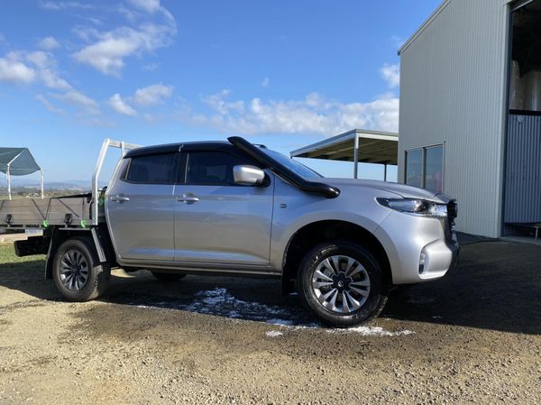 Mazda BT50 (2021 - Present) - Mid Entry Snorkel - Seamless Powder Coated