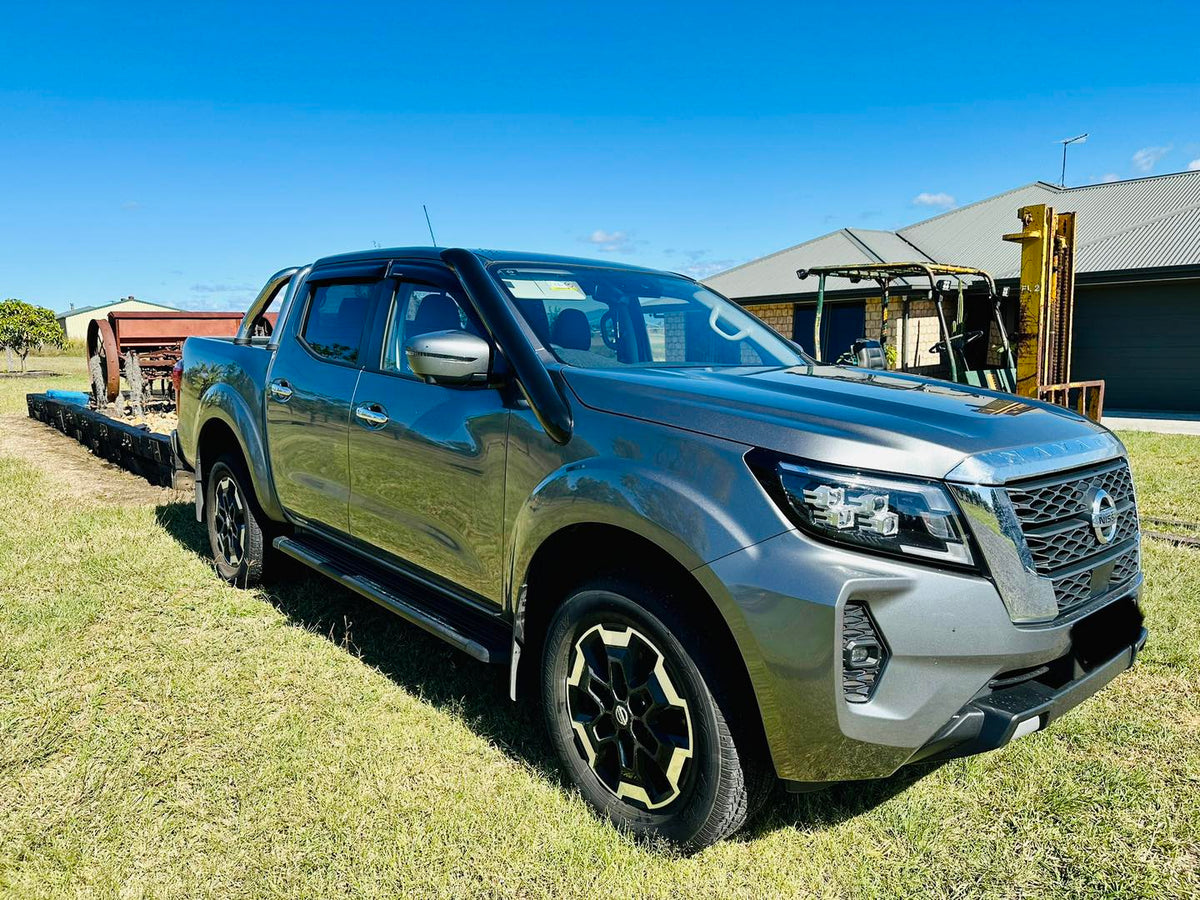 Nissan Navara (D23) NP300 - Short Entry Snorkel - Seamless Powder Coated