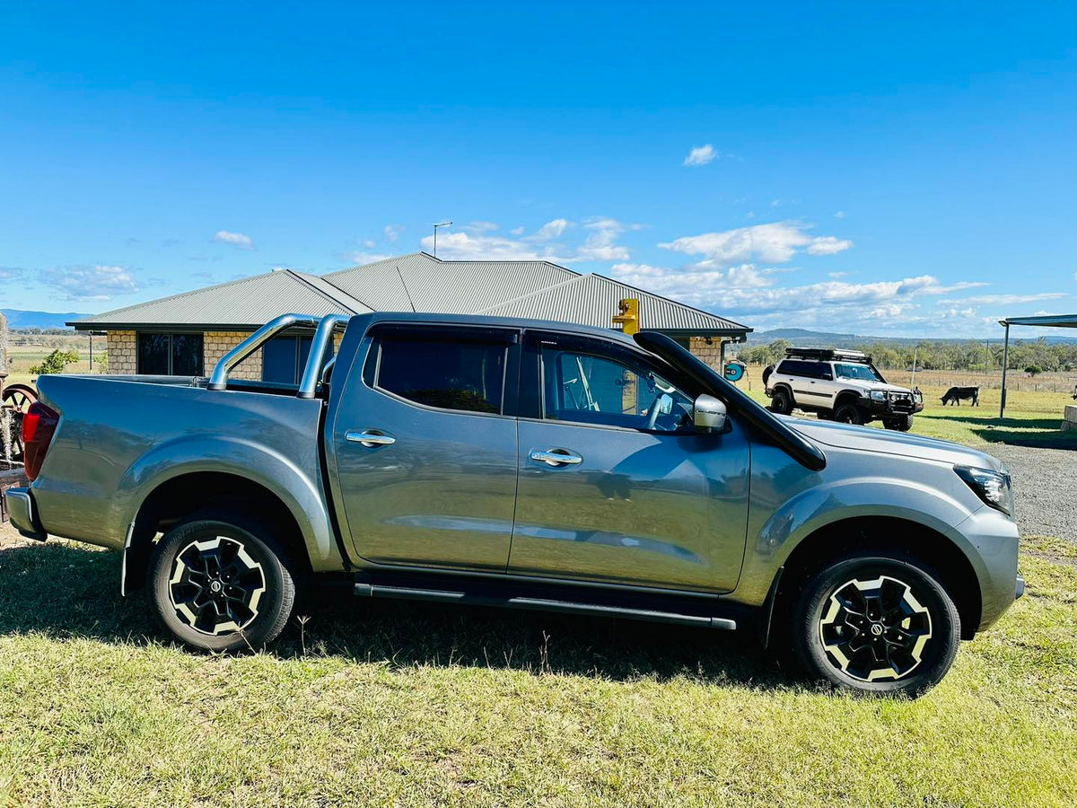 Nissan Navara (D23) NP300 - Short Entry Snorkel - Seamless Powder Coated