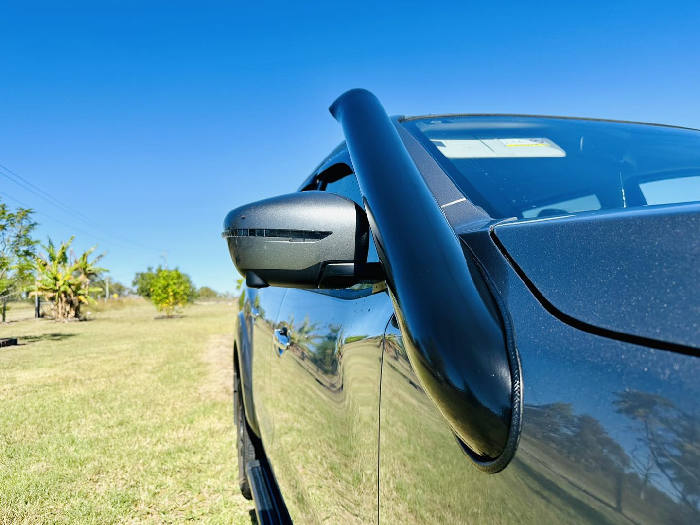 Nissan Navara (D23) NP300 - Short Entry Snorkel - Seamless Powder Coated