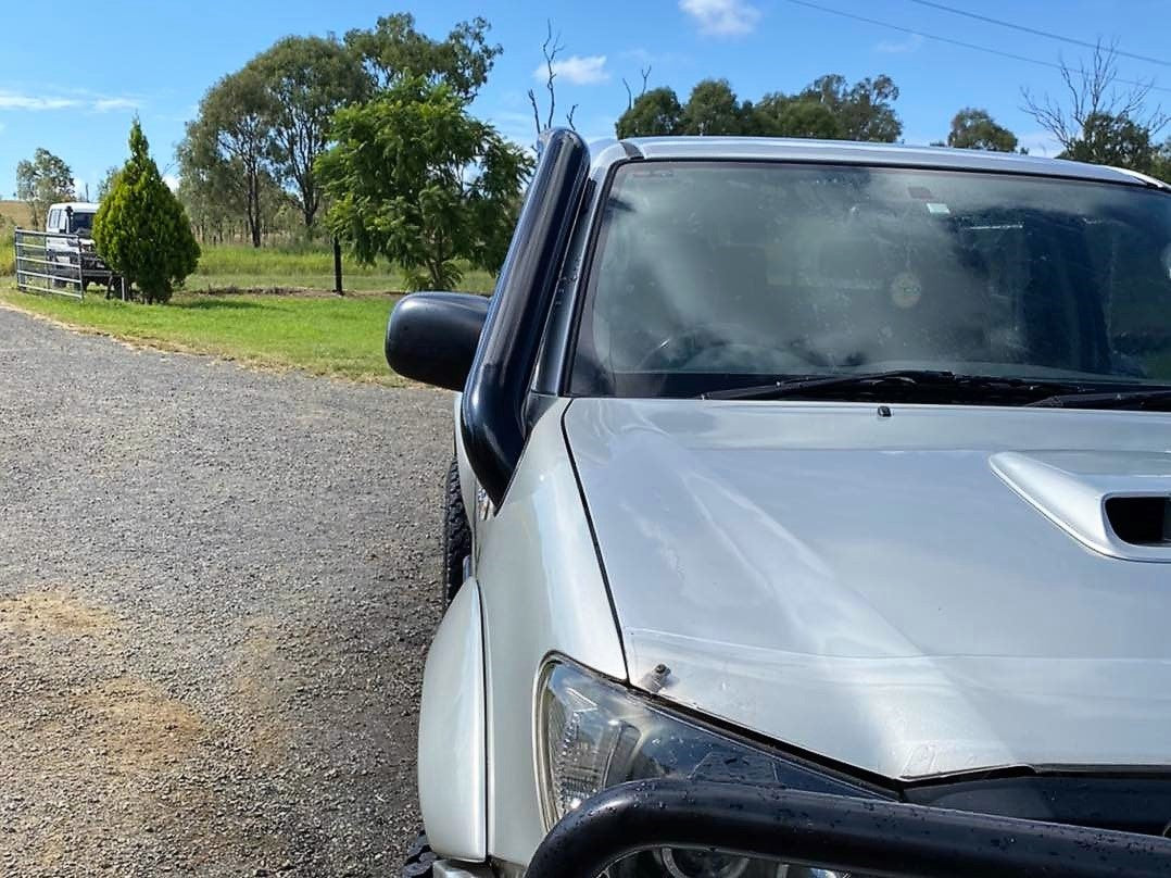 Toyota Hilux N70 - (2005 - 2014) - Short Entry Snorkel - Seamless Powder Coated