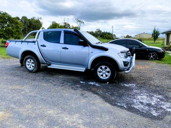 Mitsubishi Triton MN/ML - Mid Entry Snorkel - Seamless Powder Coated