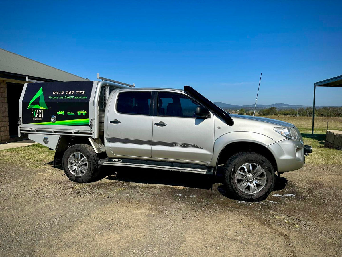 Toyota Hilux N70 - (2005 - 2014) - Short Entry Snorkel - Seamless Powder Coated