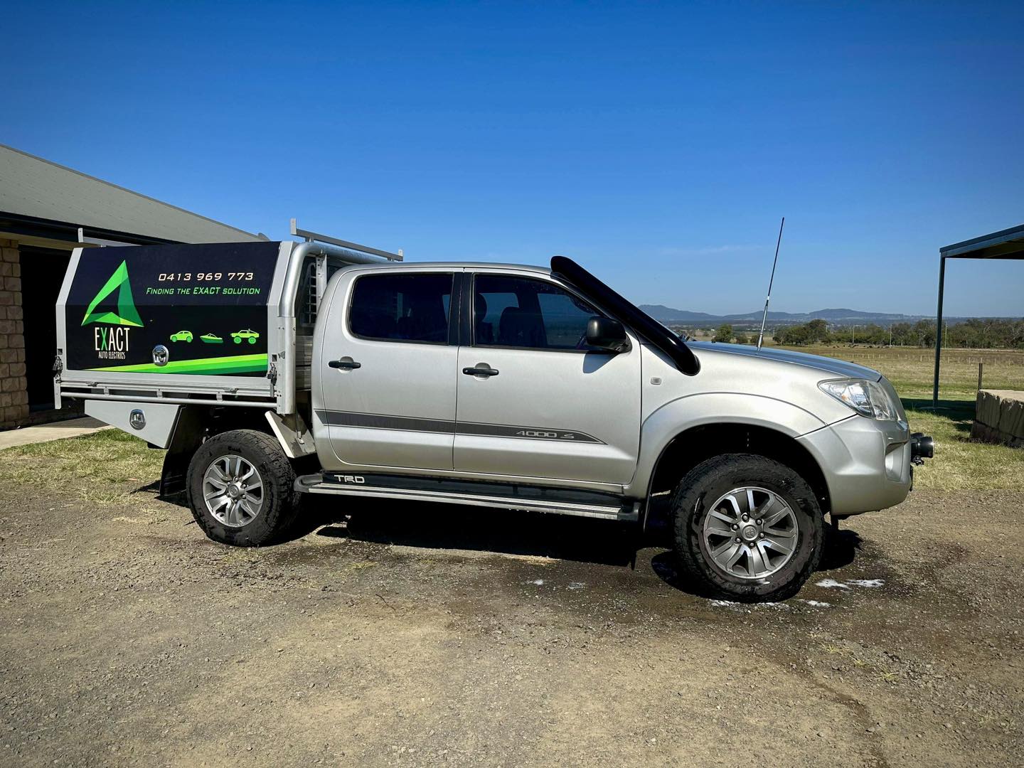 Toyota Hilux N70 - (2005 - 2014) - Short Entry Snorkel & Clear Top Airbox Package