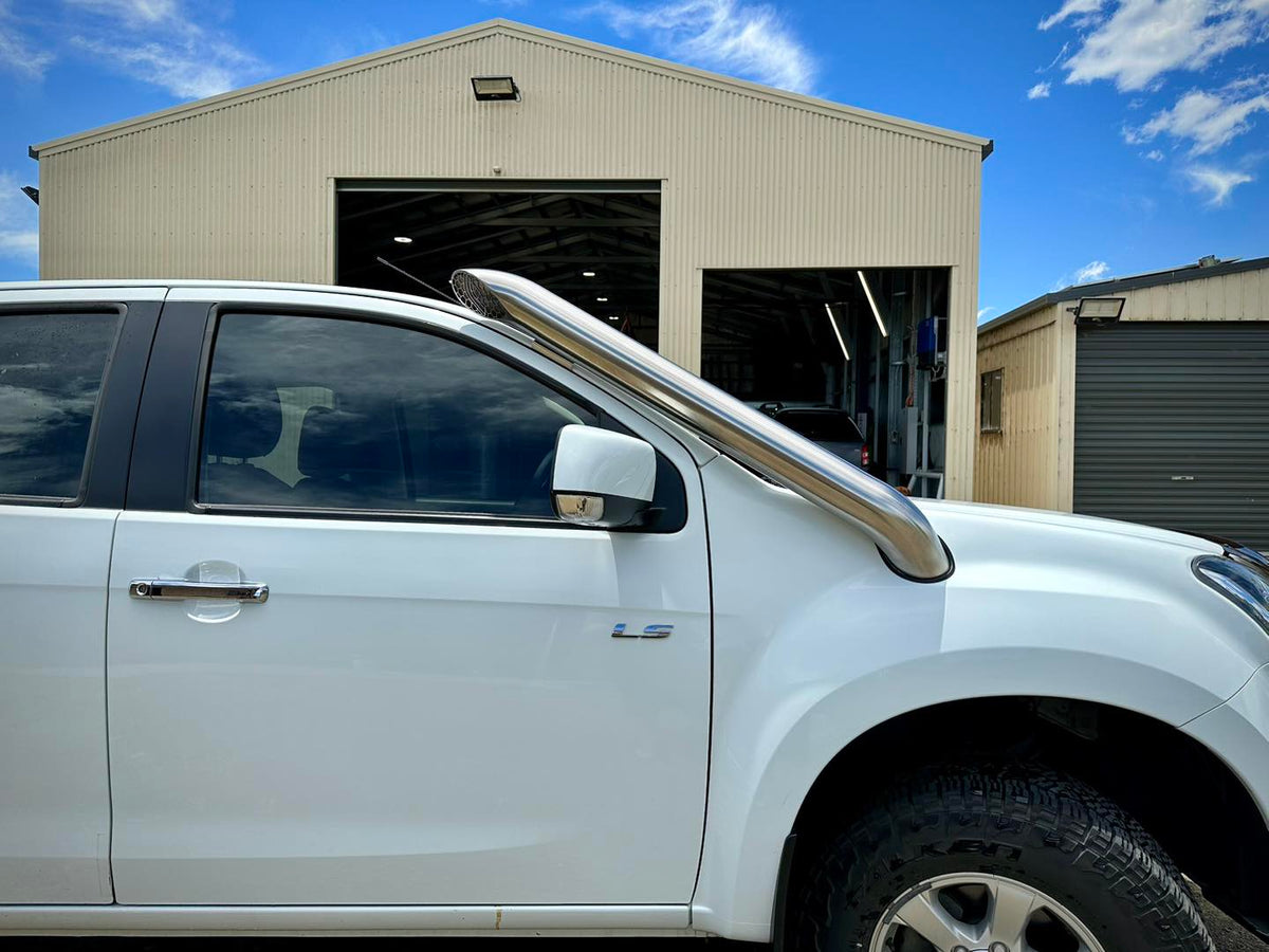 Isuzu Dmax (2012 - 2020) - Short Entry Snorkel - Seamless Polished