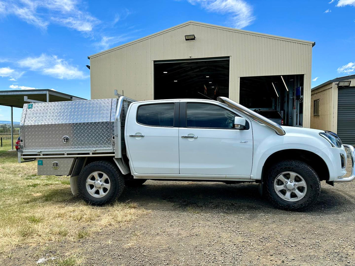 Isuzu Dmax (2012 - 2020) - Short Entry Snorkel - Seamless Polished