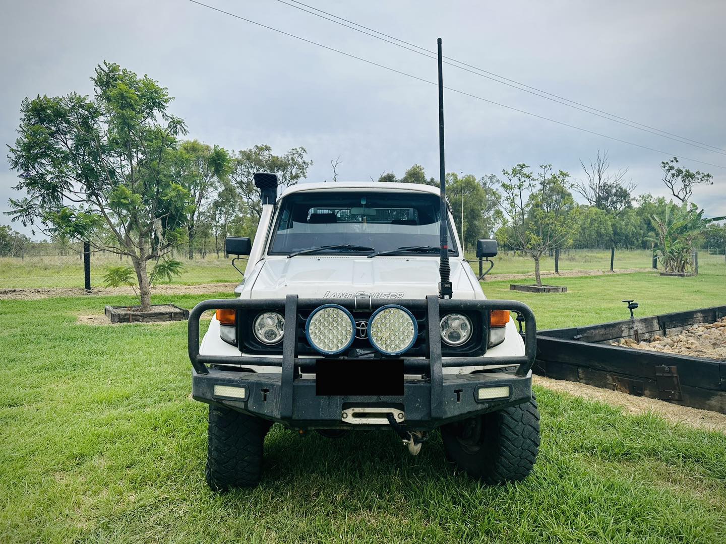Toyota Landcruiser HDJ - 79 Series - 4" Snorkel with Ram Head- Seamless Powder Coated