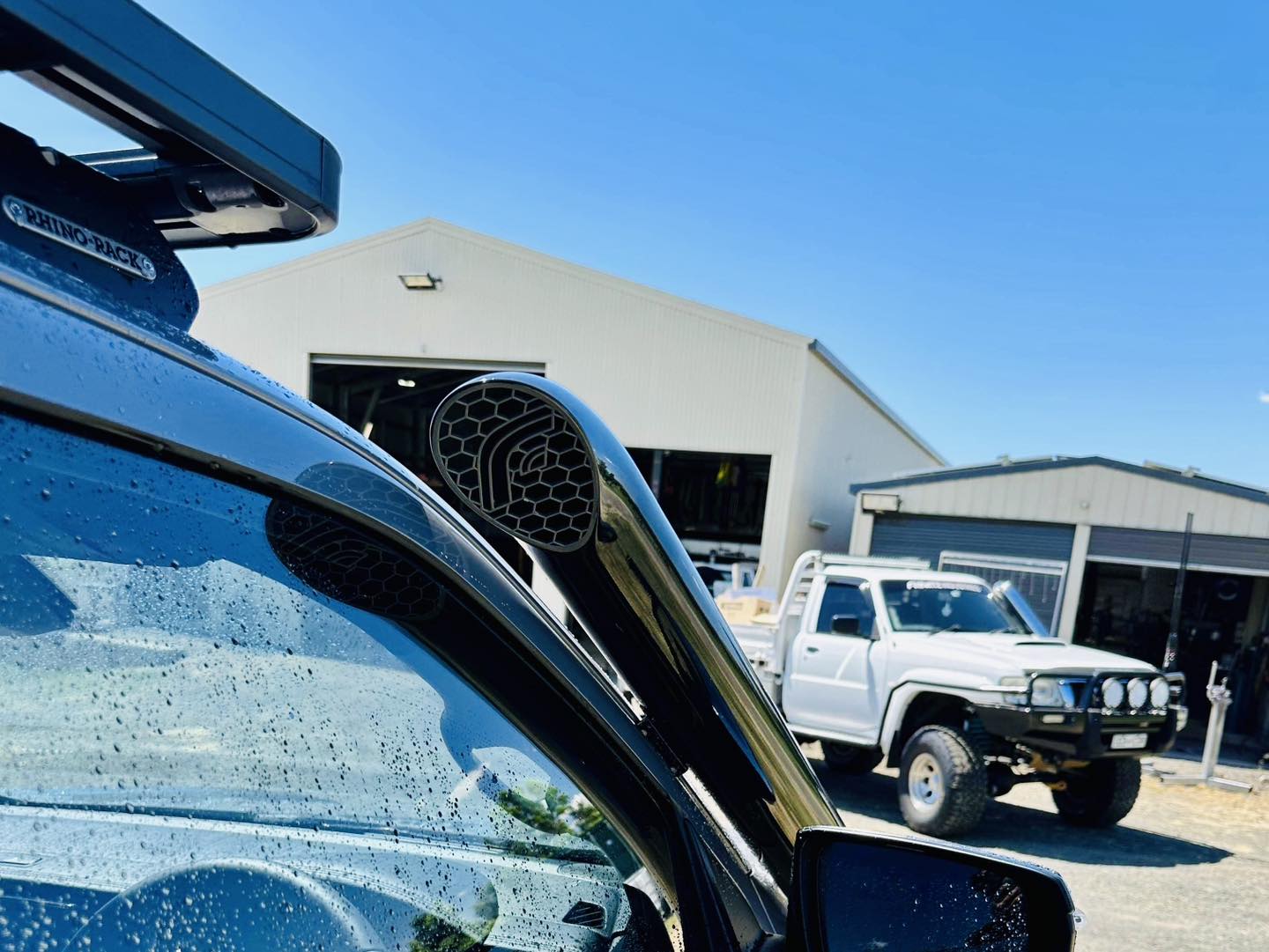 Mazda BT50 (2021 - Present) - Recessed - Mid Entry Snorkel - Seamless Powder Coated