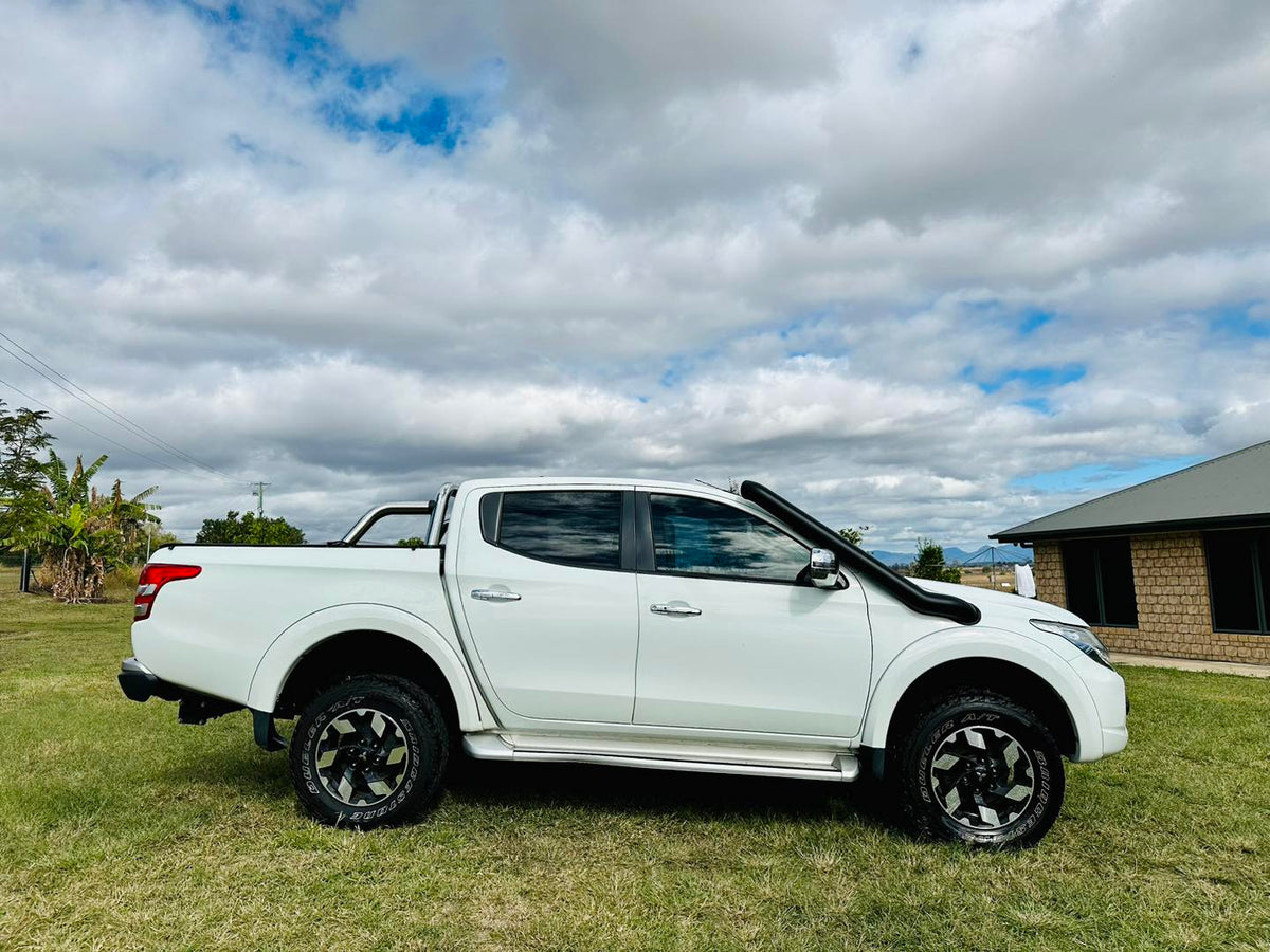 Mitsubishi Triton MQ - Standard Entry Snorkel - Seamless Powder Coated