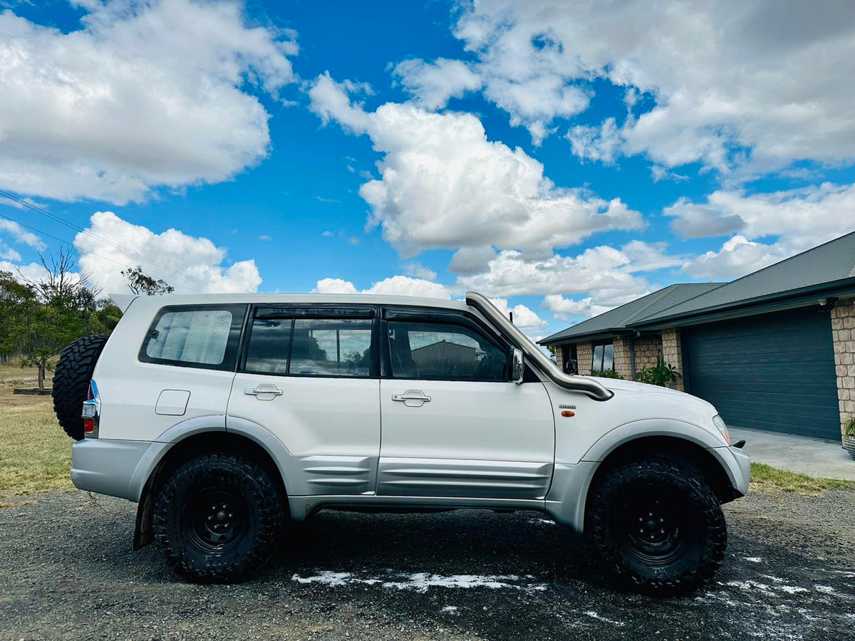 Mitsubishi Pajero (2006 - 2013) - (NS-NT models) Snorkel - Seamless Polished