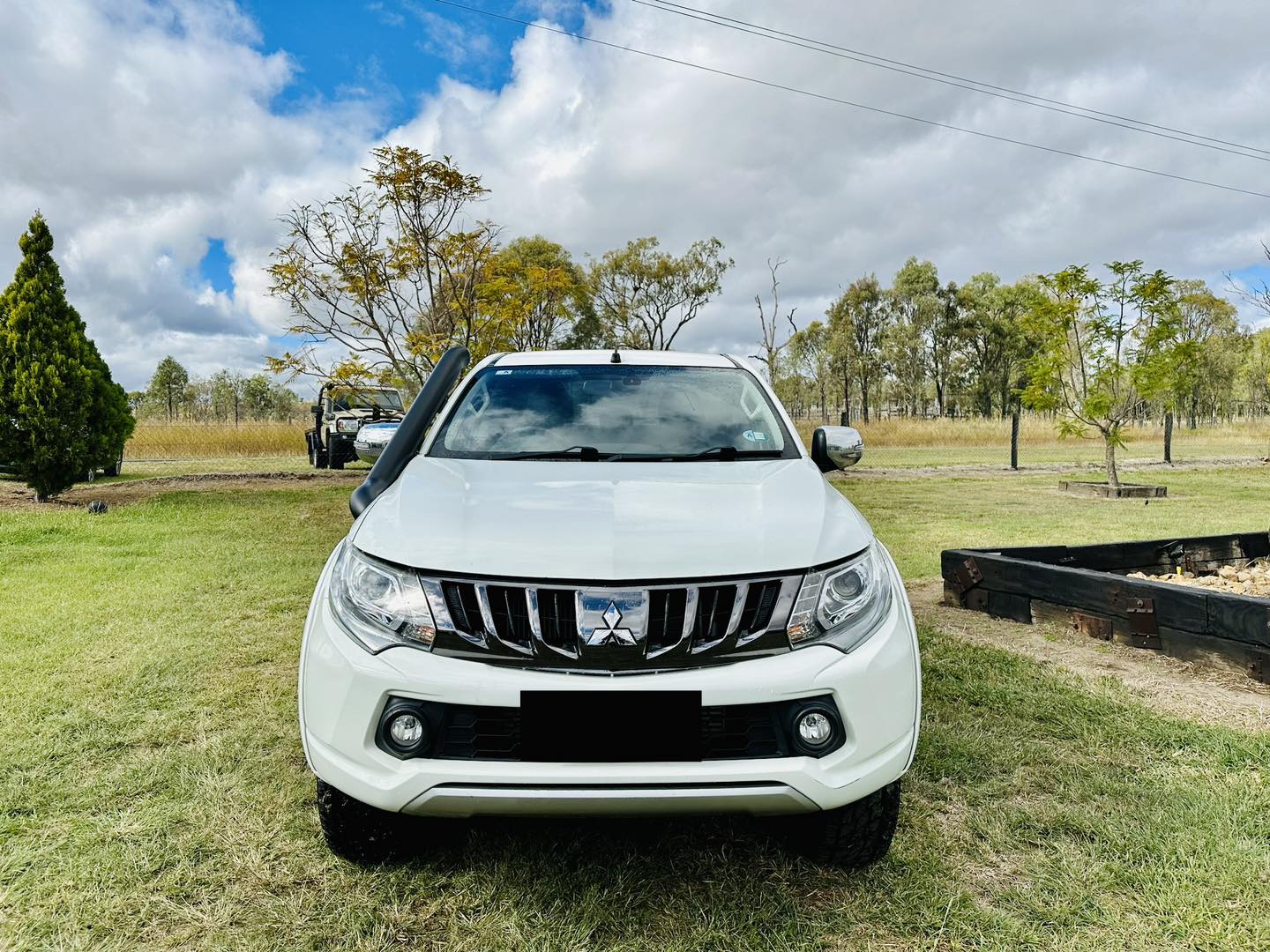 Mitsubishi Triton MQ / Pajero Sport (2015-2018) 4" Standard Entry Snorkel