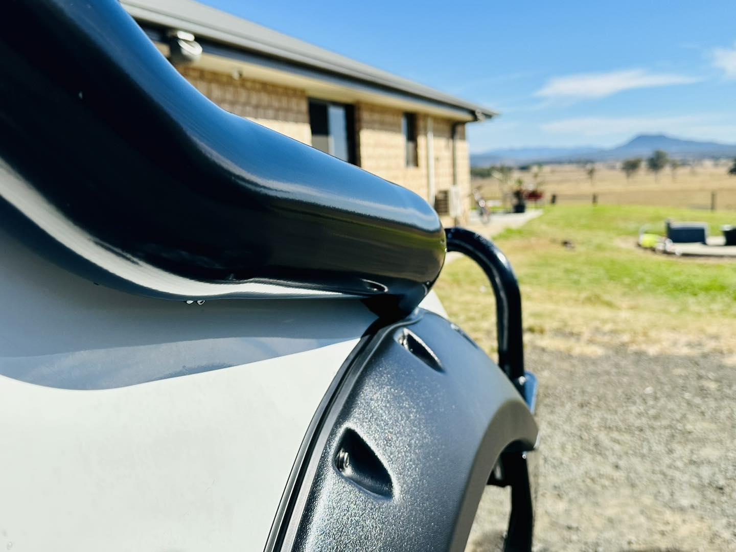 Mitsubishi Triton MN/ML - Mid Entry Snorkel - Seamless Powder Coated