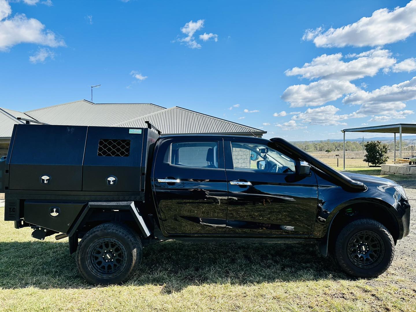 Isuzu Dmax/Mux (2021-current) - Mid Entry Snorkel & Panel Airbox Package