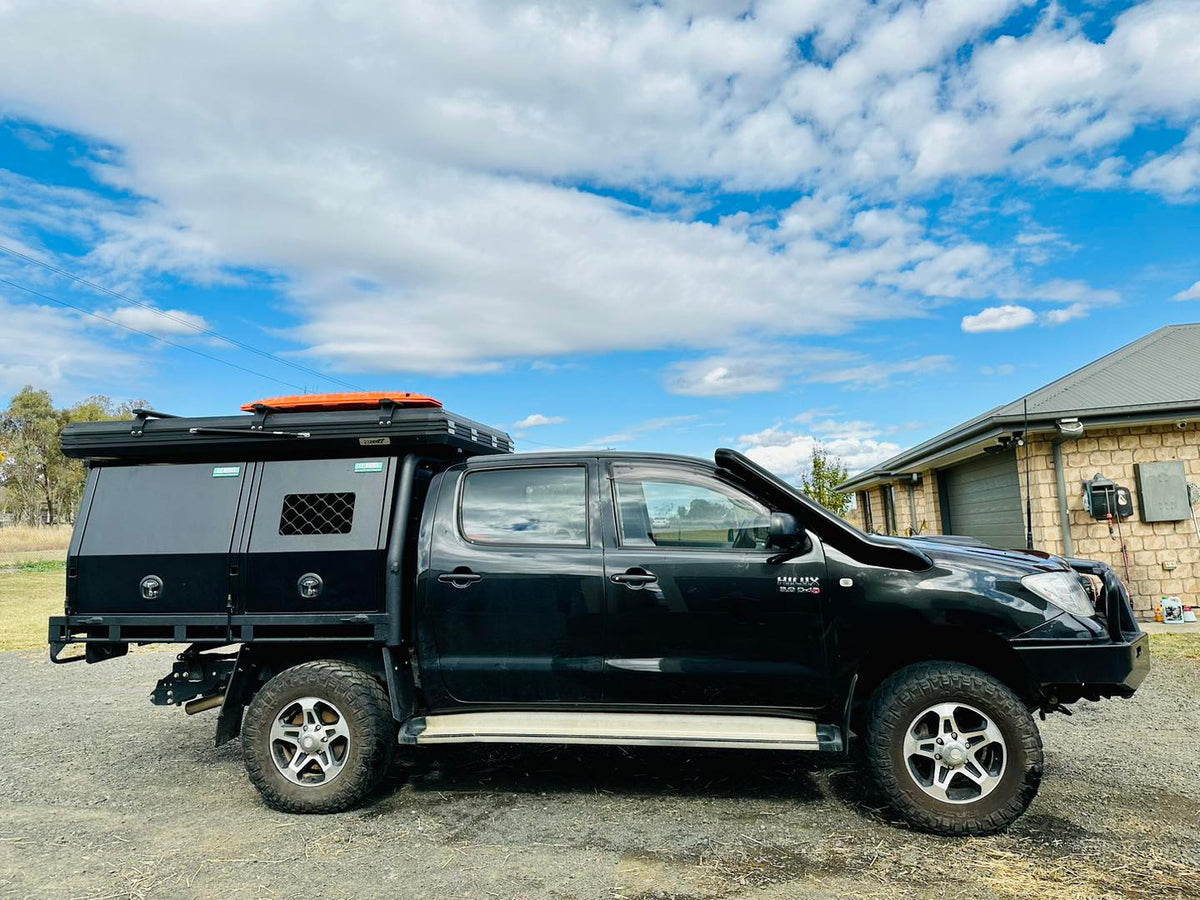 Toyota Hilux N70 - (2005 - 2014) - Mid Entry Snorkel - Seamless Powder Coated