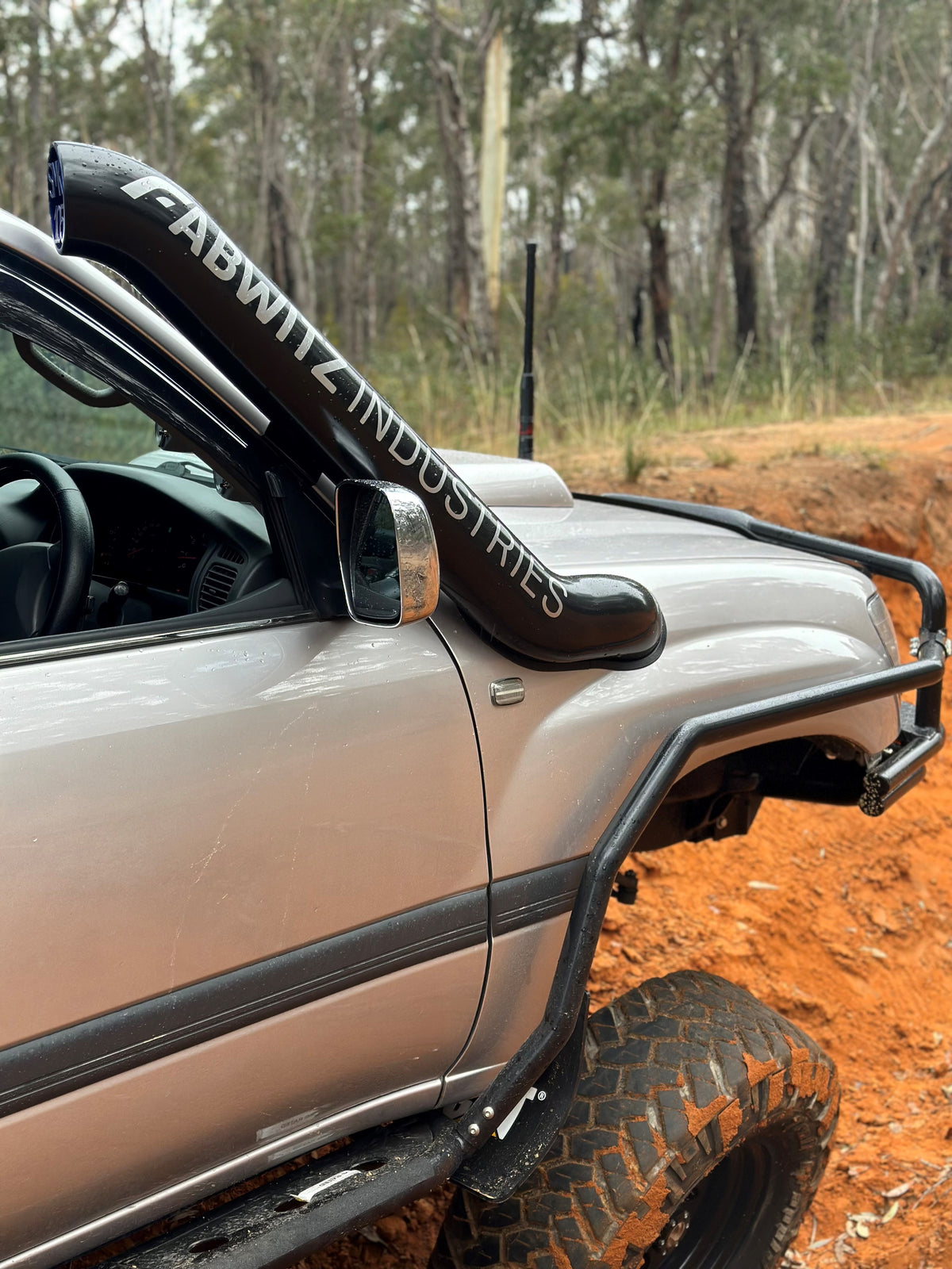 Toyota LandCruiser 100/105 Series - 5" Mid Entry Snorkel - Seamless Powder Coated