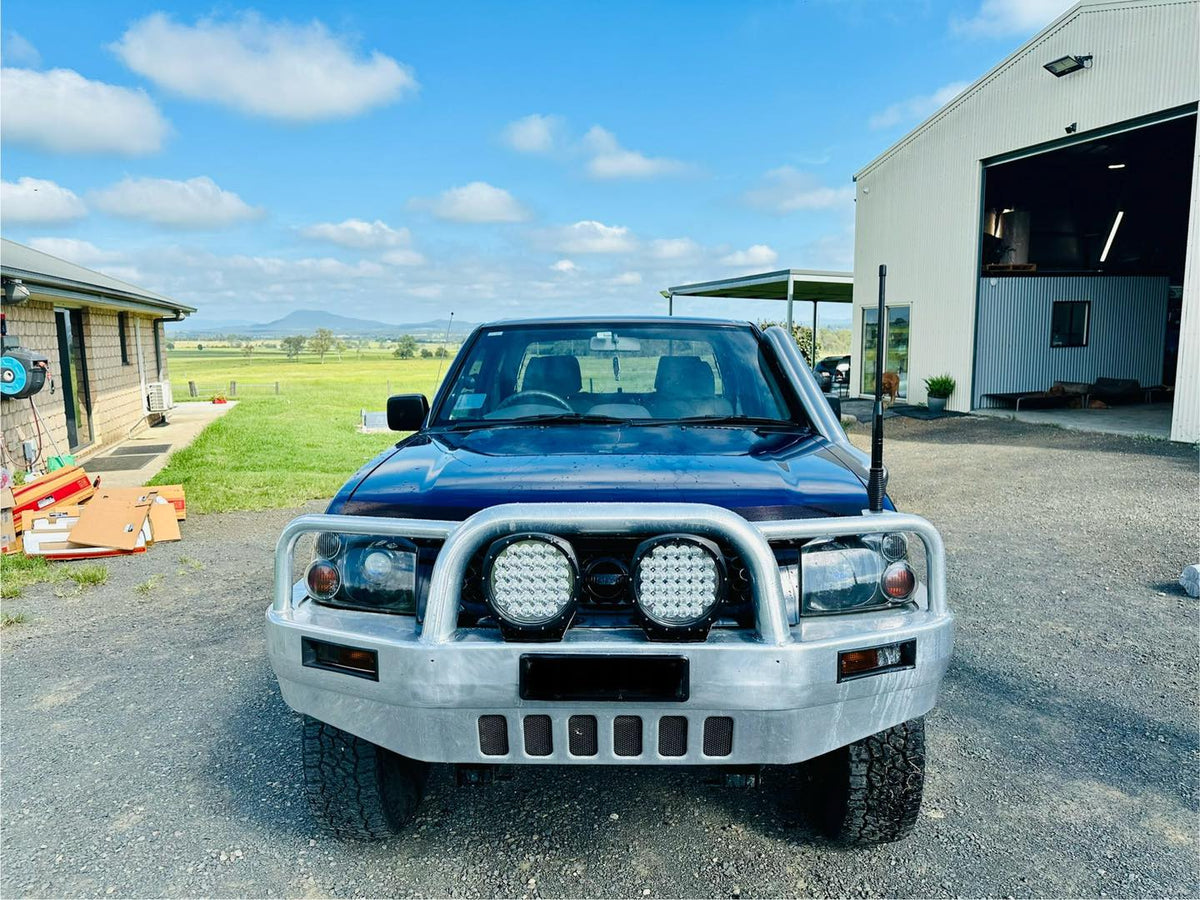 Nissan Navara D22 - Recessed/Cover Up Snorkel - For Safari Snorkel - Seamless Polished