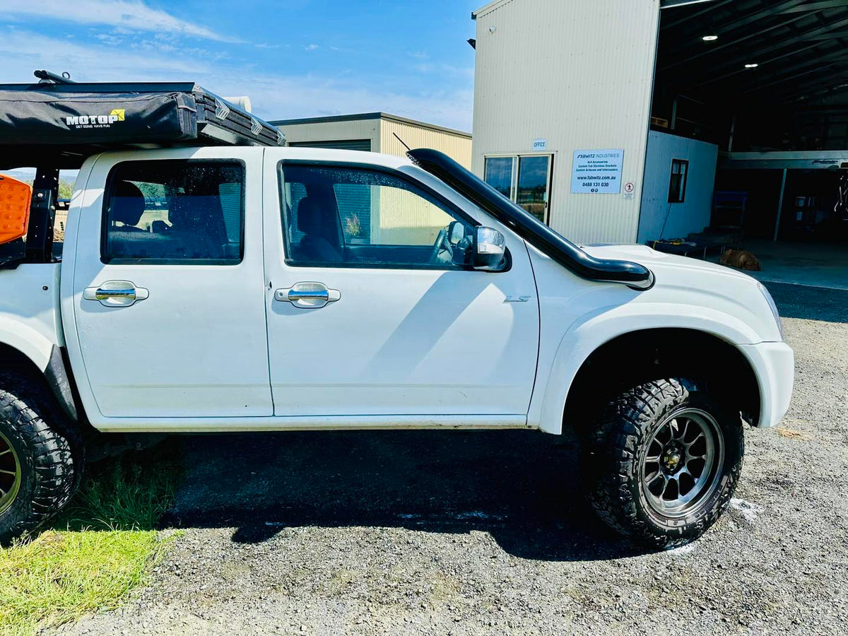 Isuzu Dmax (2008 - 2011) - Mid Entry Snorkel - Seamless Powder Coated