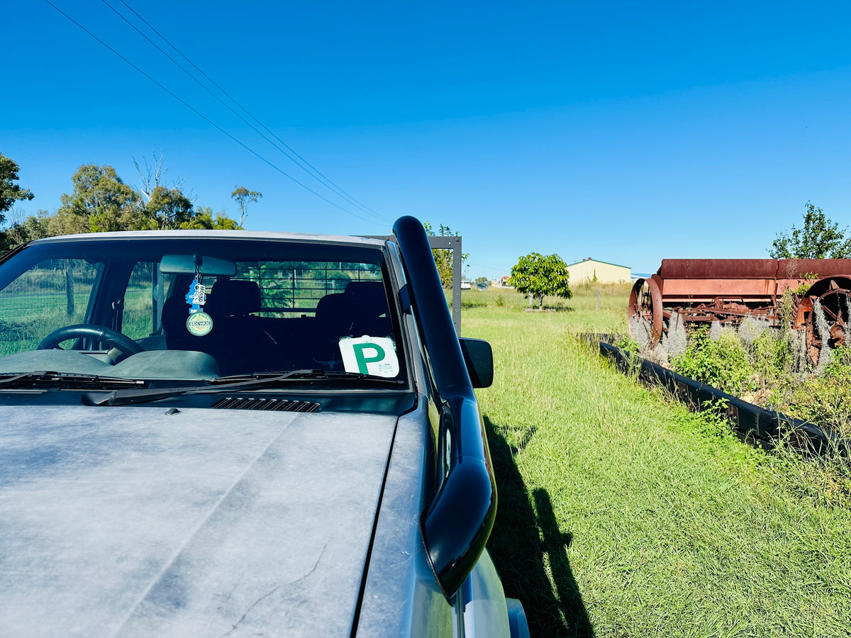 Nissan Navara D22 - Standard Entry Snorkel - Basic Weld Powder Coated