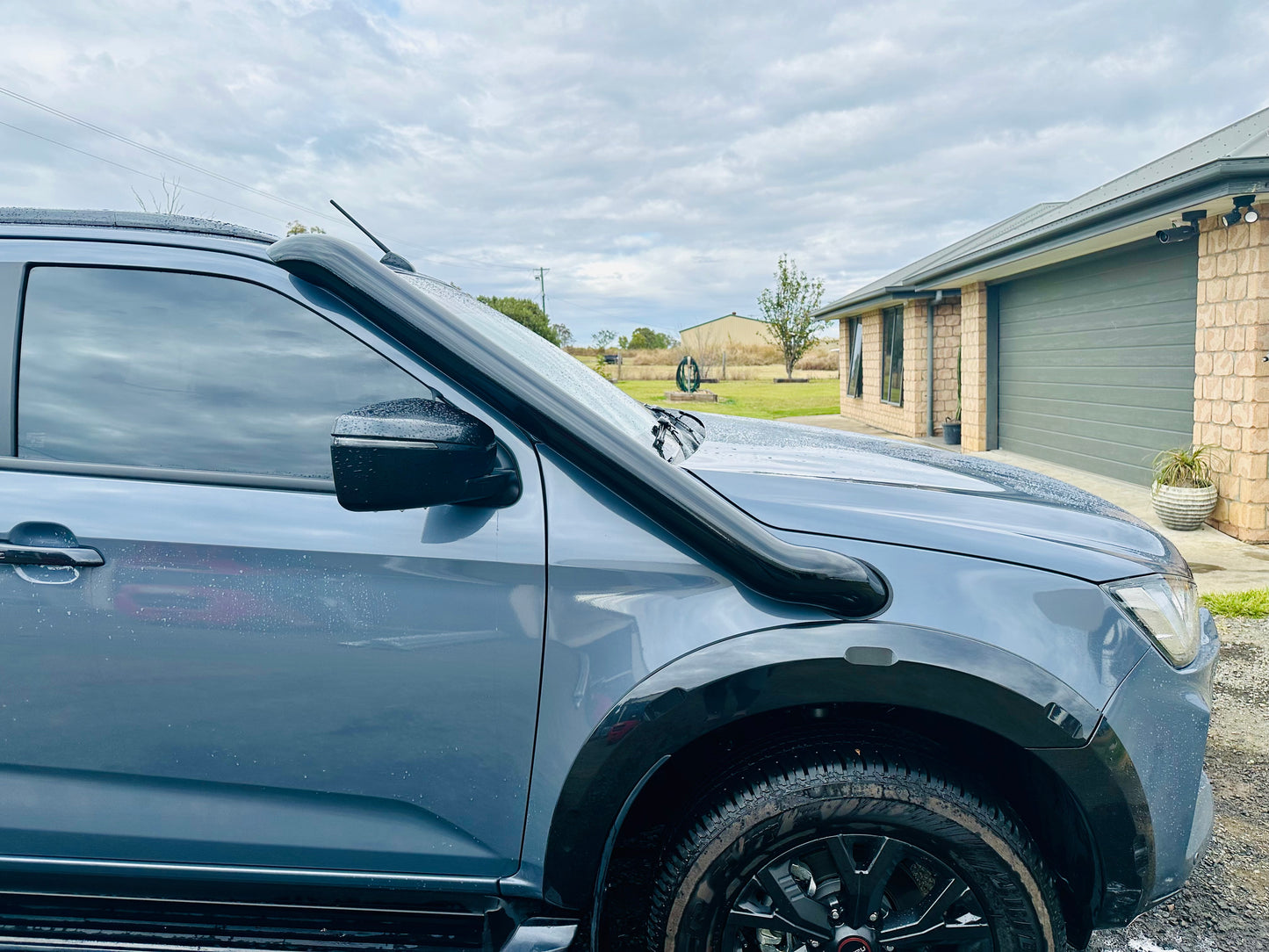 Isuzu Dmax/Mux (2021-Present) 4" Mid Entry Snorkel