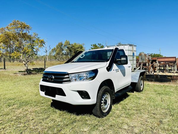 Toyota Hilux N80 - (2015 & Onward) - Short Entry DUAL Snorkels - Seamless Powder Coated