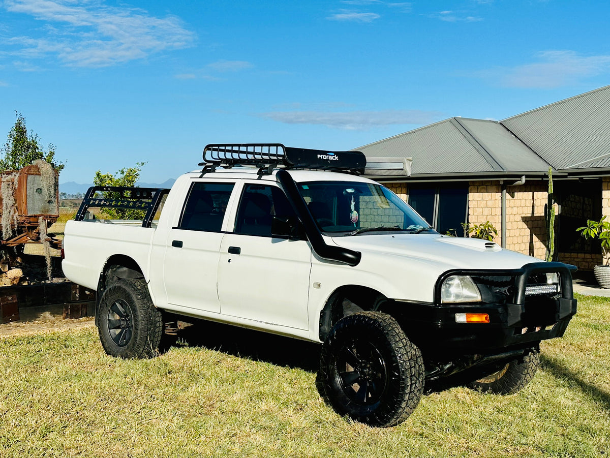 Mitsubishi Triton MK - Mid Entry Snorkel - Seamless Powder Coated