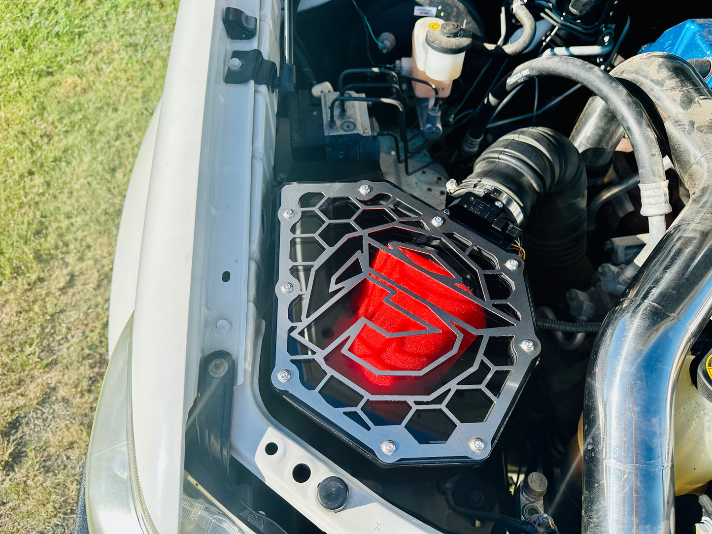 Toyota Hilux N70 (2005 - 2014) - Mid Entry Snorkel & Clear Top Airbox Package