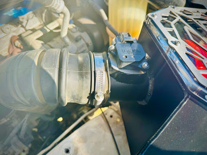 Toyota Hilux N70 (2005 - 2014) - Mid Entry Snorkel & Clear Top Airbox Package