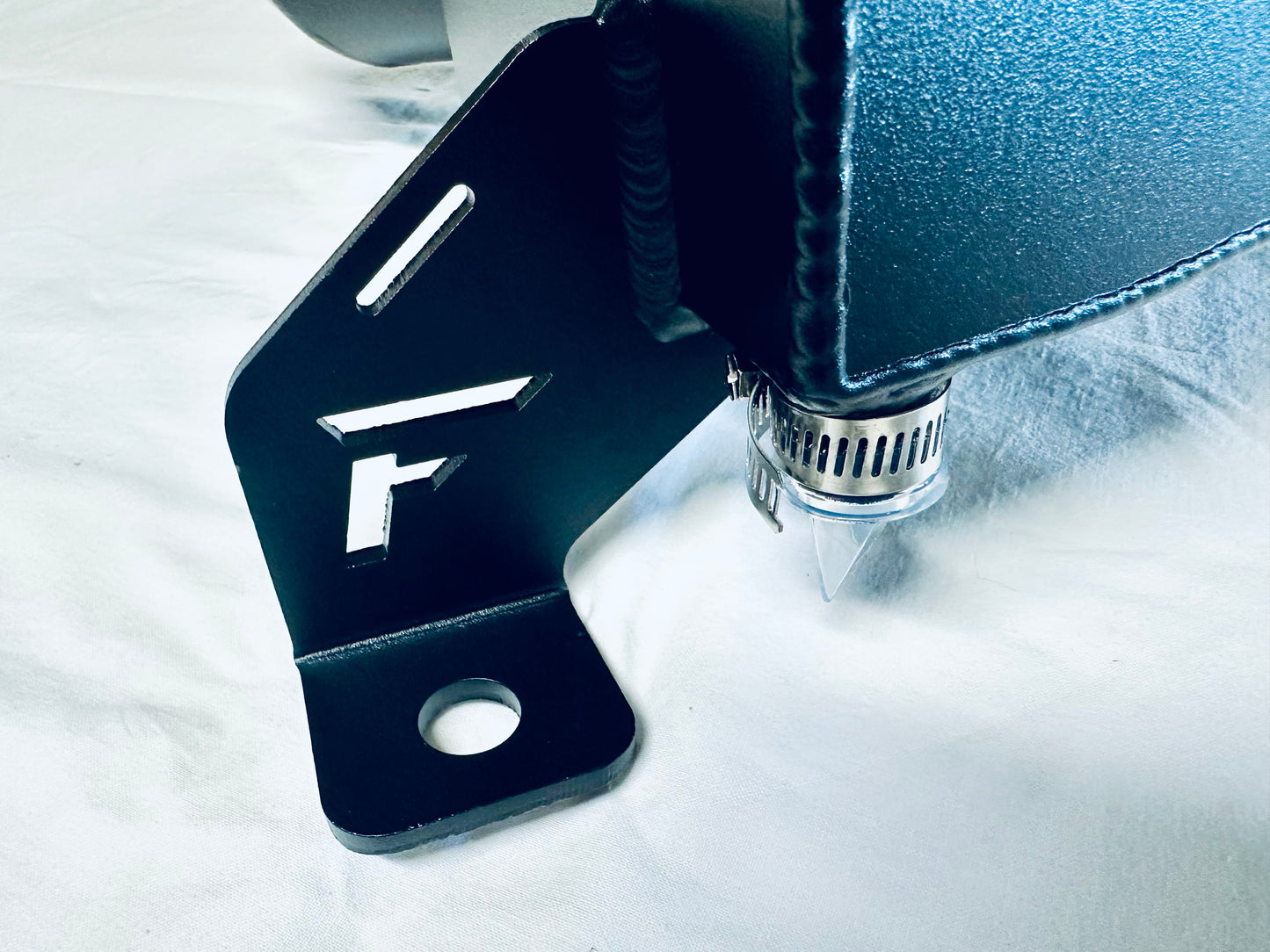 Toyota Landcruiser 100/105 Series - Rounded Guard Entry Snorkel & Clear Top Airbox Package